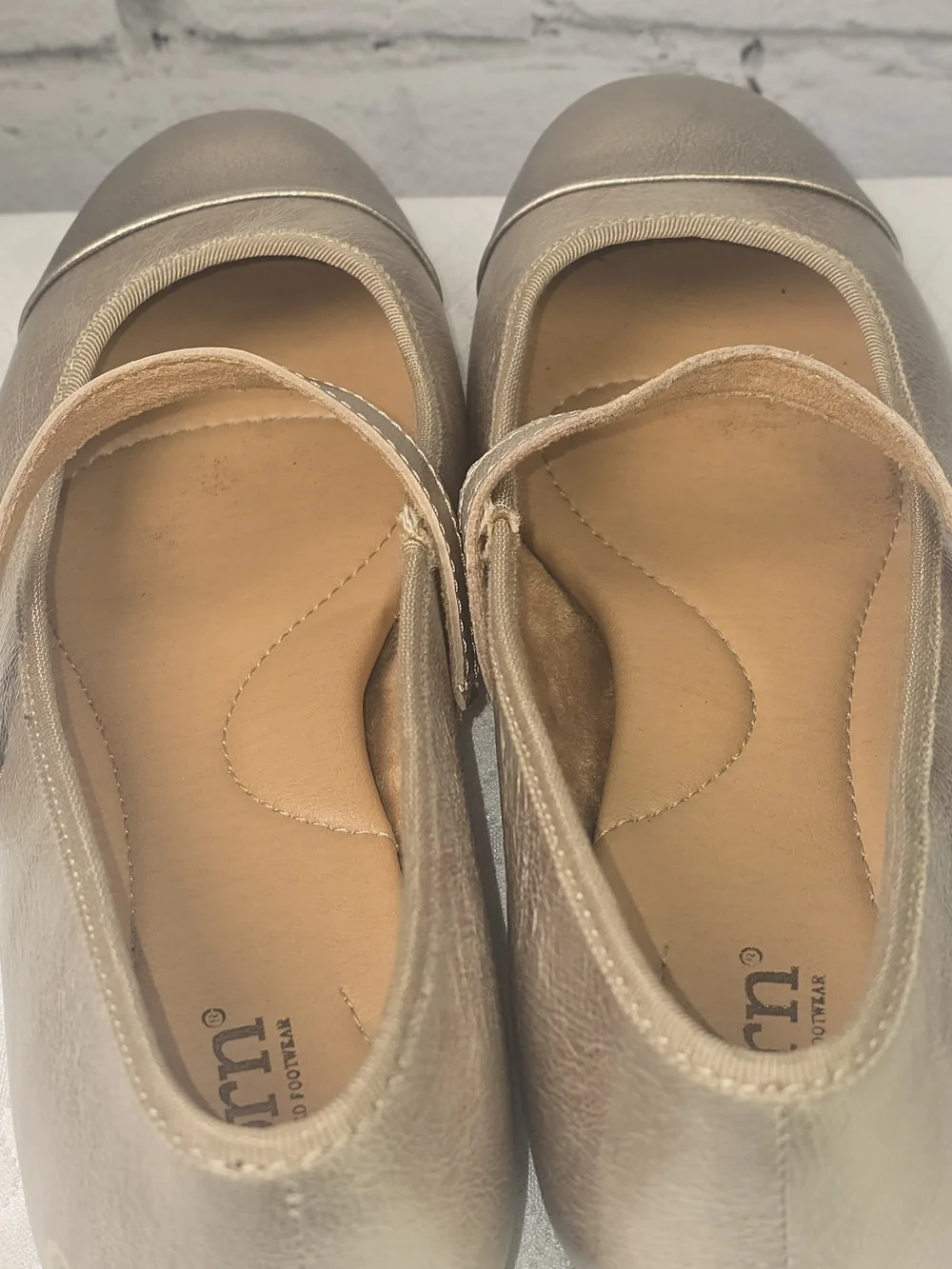 Born flats toe